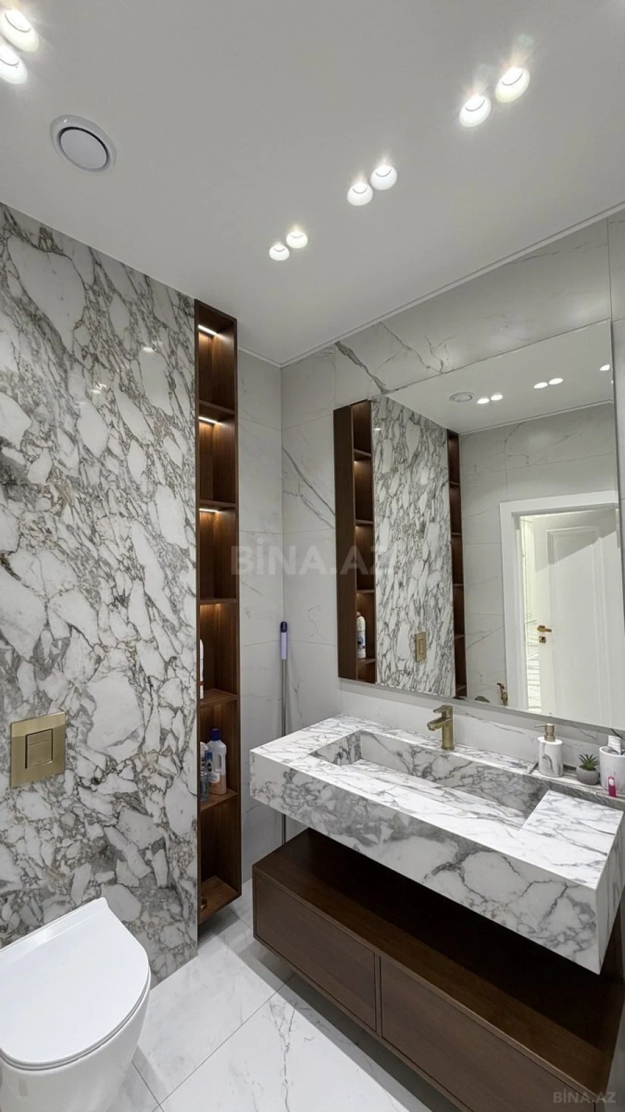 Satılır 4 otaqlı mənzil 328 m²