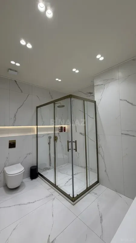 Satılır 4 otaqlı mənzil 328 m²