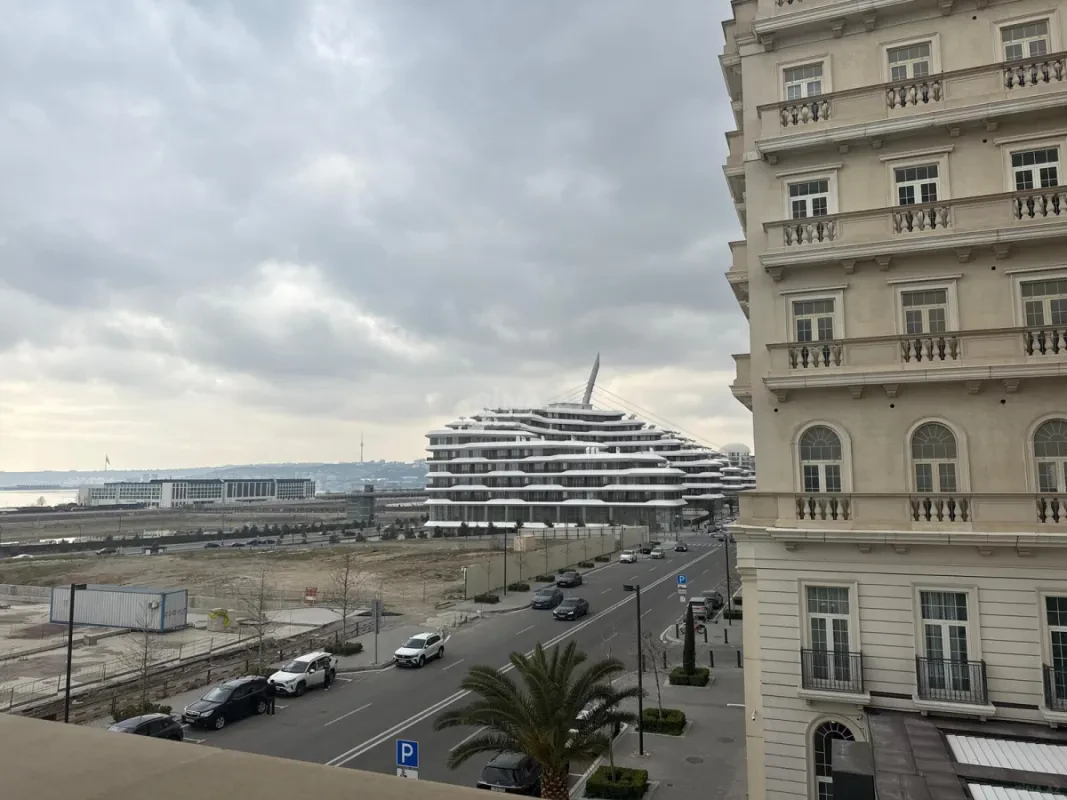 Satılır 3 otaqlı mənzil 112.4 m²