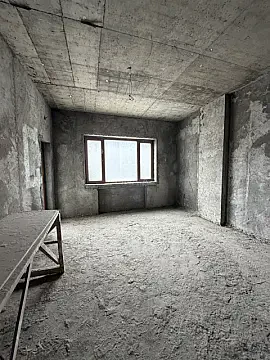 Satılır 4 otaqlı mənzil 207 m²