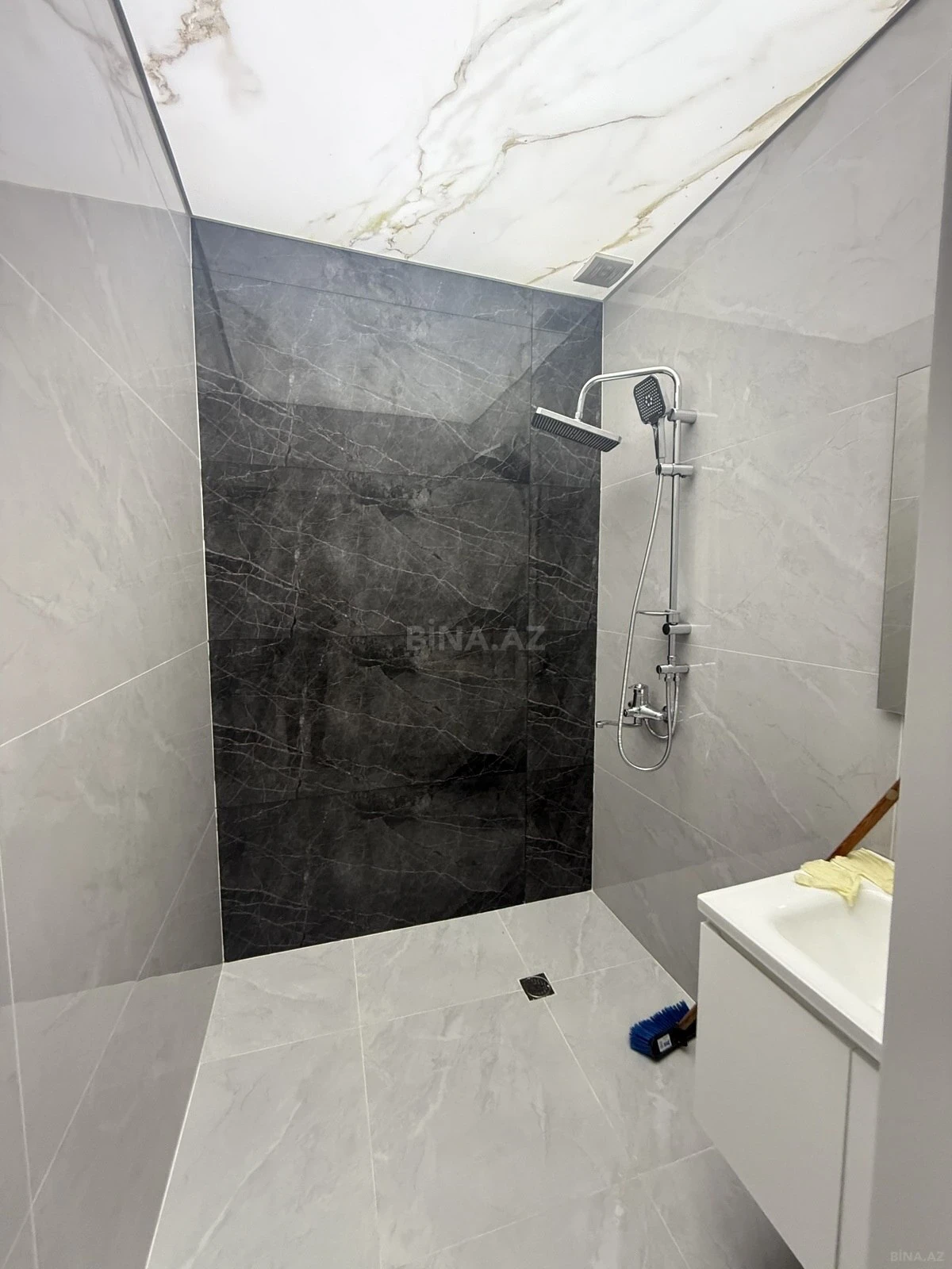 Satılır 2 otaqlı mənzil 55 m²