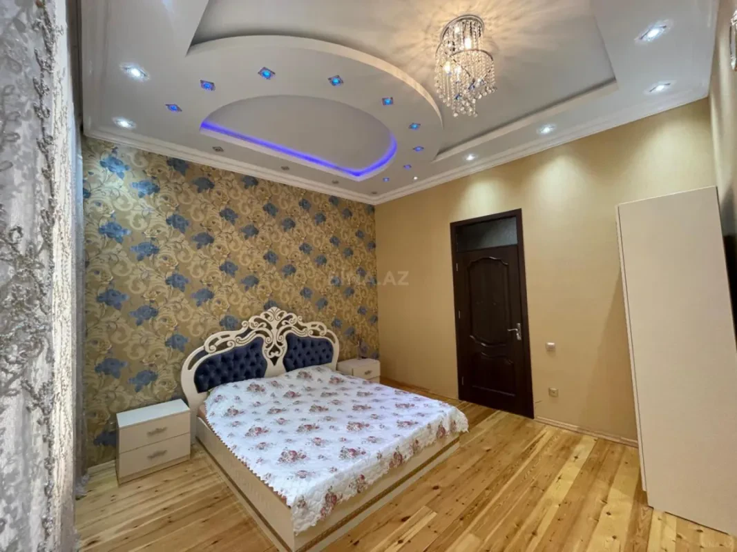 Satılır 5 otaqlı həyət evi 350 m²