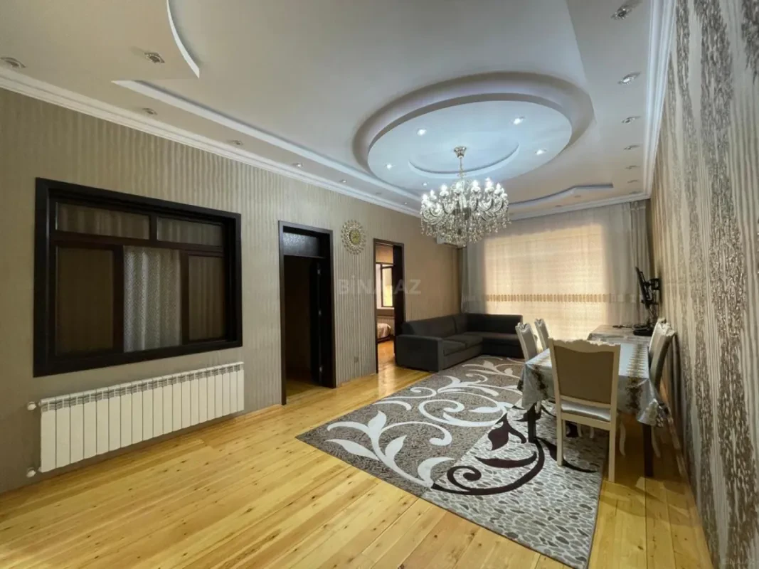 Satılır 5 otaqlı həyət evi 350 m²