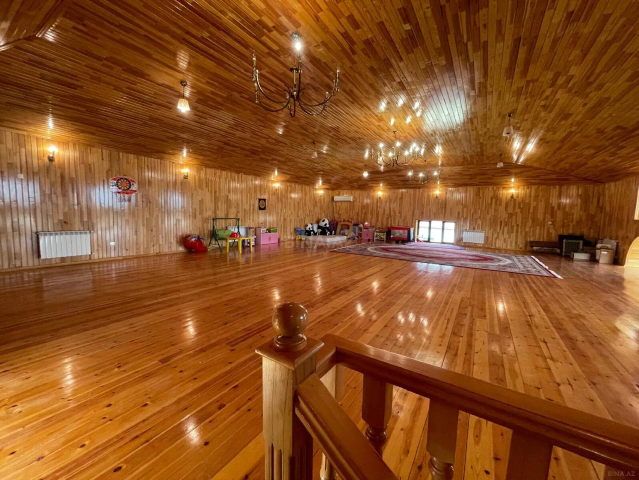 Satılır 5 otaqlı həyət evi 350 m²