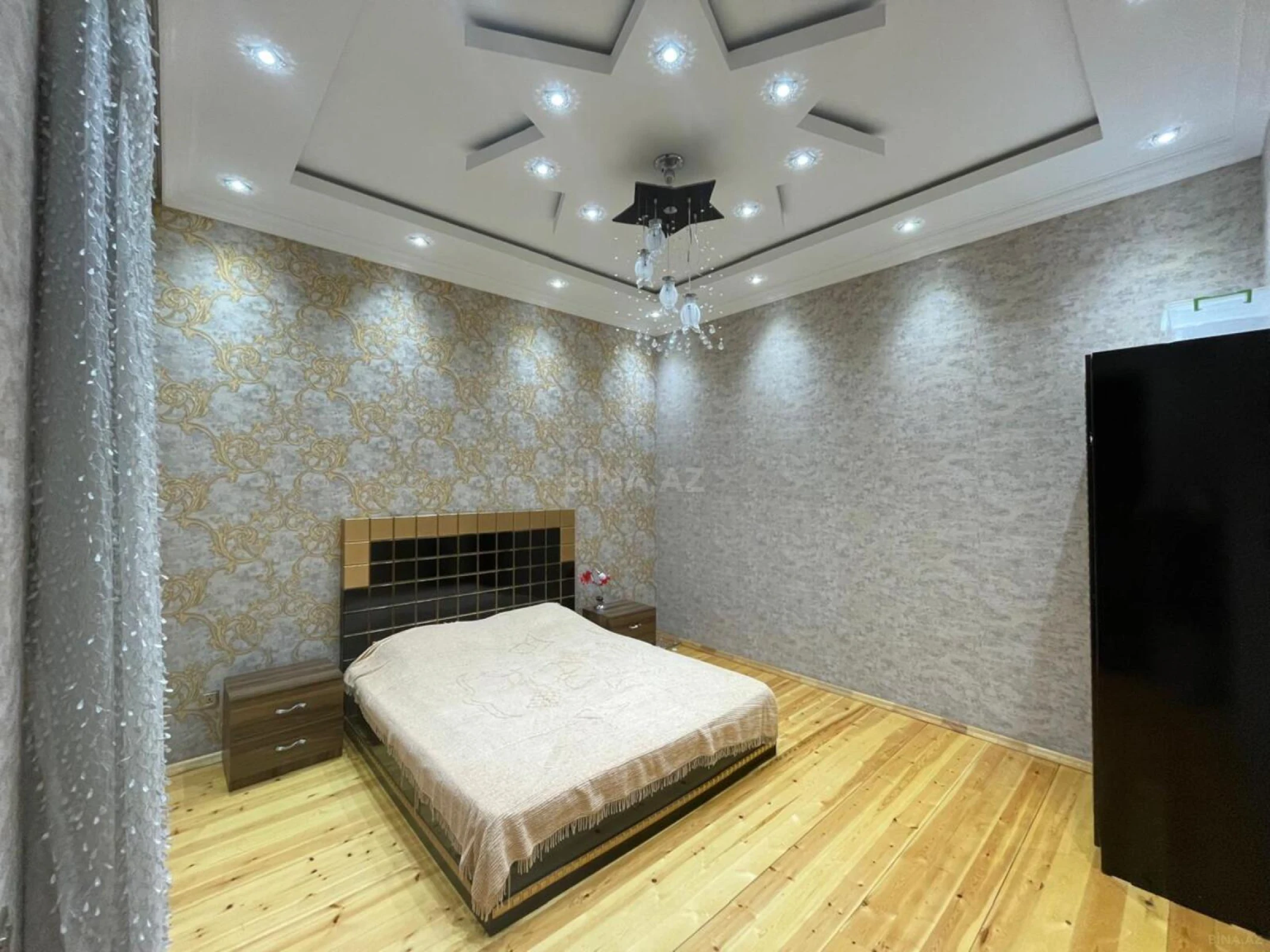 Satılır 5 otaqlı həyət evi 350 m²