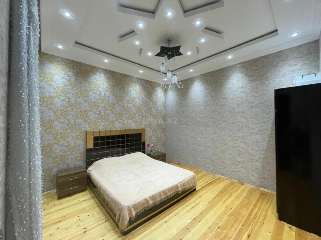 Satılır 5 otaqlı həyət evi 350 m²