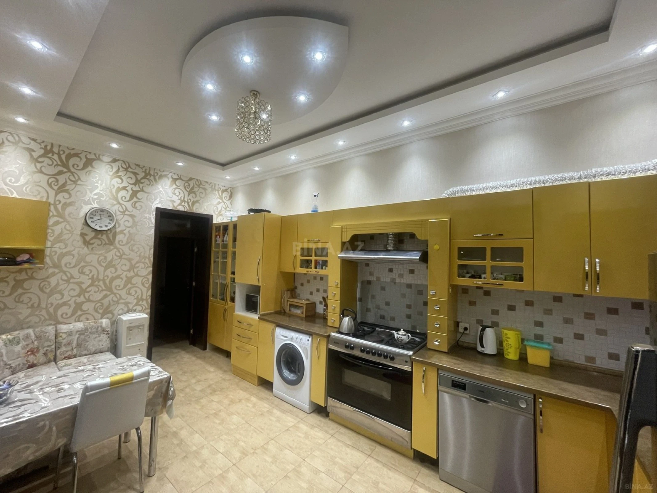Satılır 5 otaqlı həyət evi 350 m²