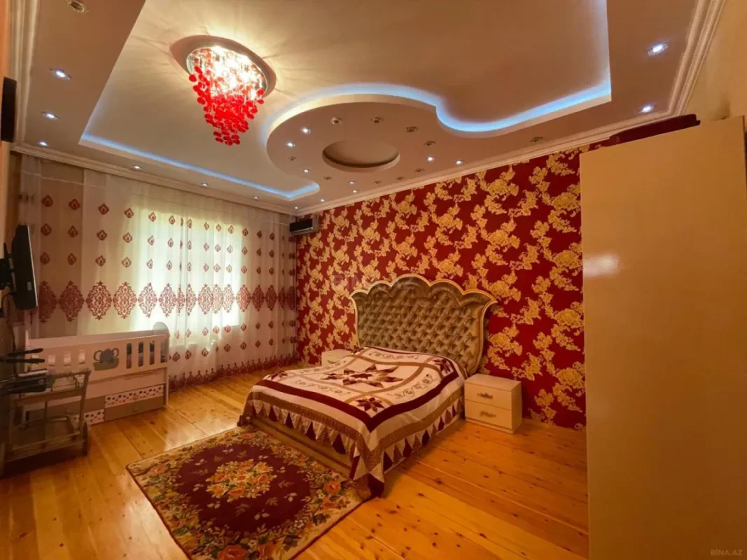 Satılır 5 otaqlı həyət evi 350 m²