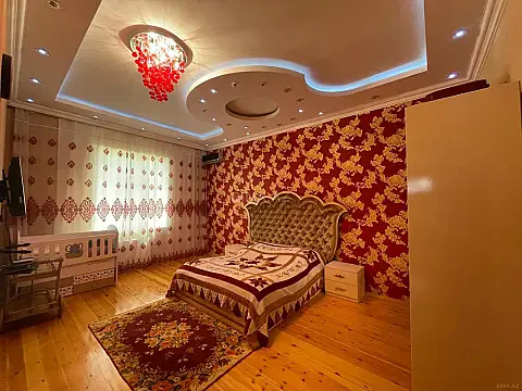 Satılır 5 otaqlı həyət evi 350 m²