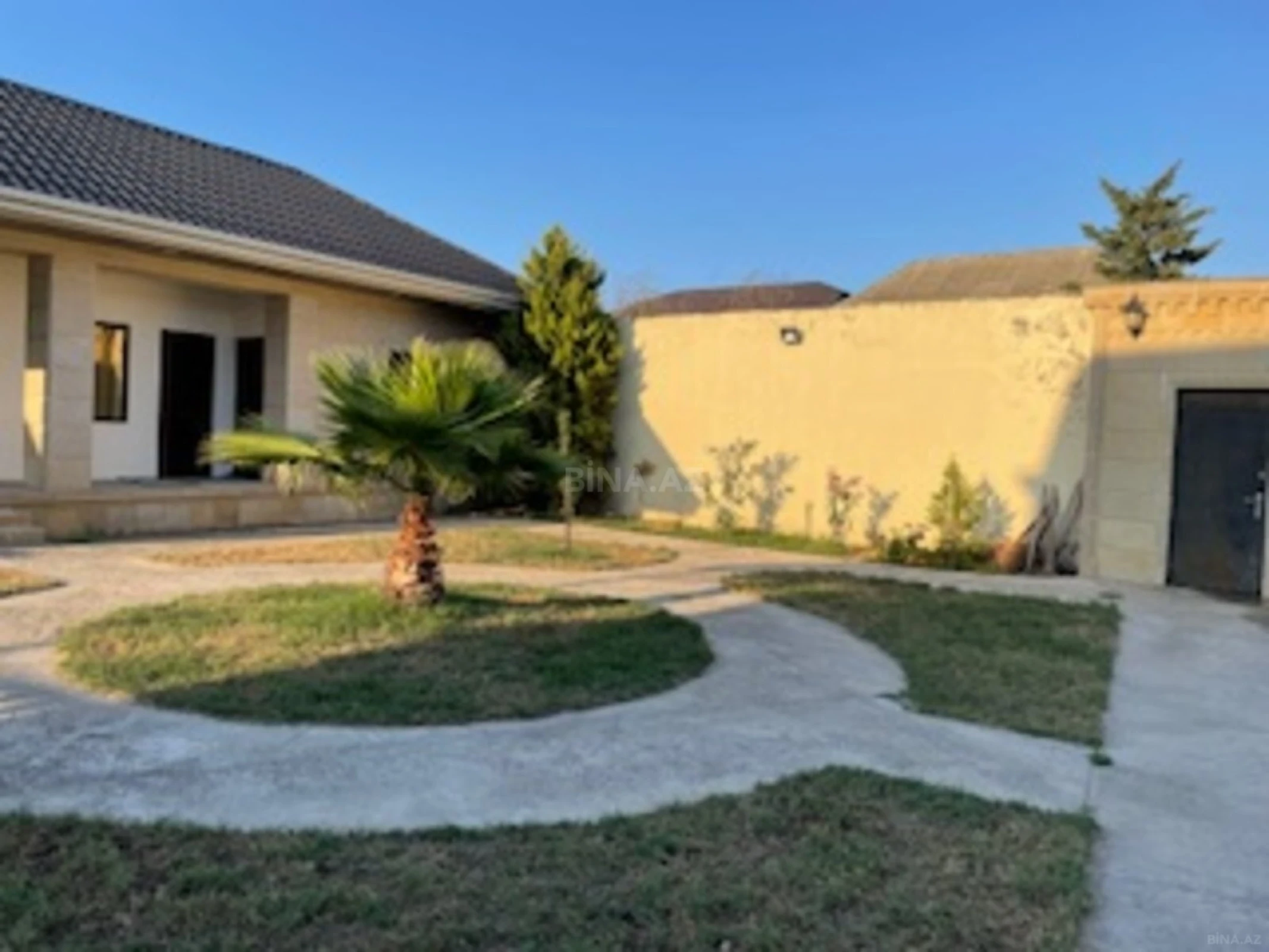 Satılır 5 otaqlı həyət evi 350 m²