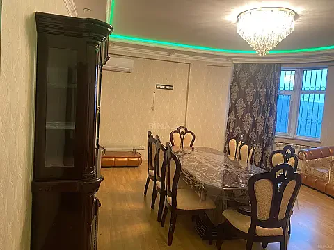 Satılır 2 otaqlı mənzil 105 m²