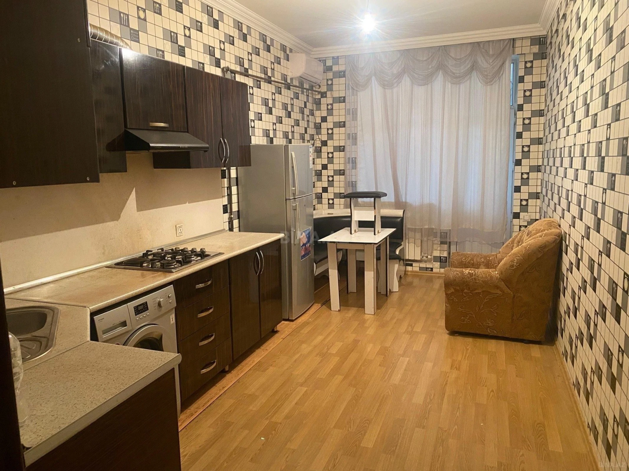 Satılır 2 otaqlı mənzil 105 m²