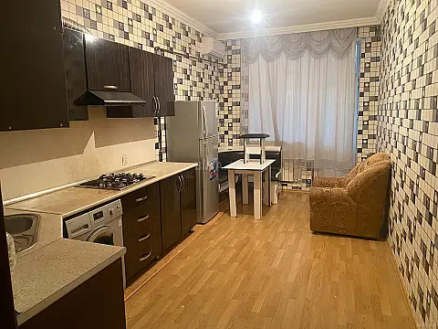 Satılır 2 otaqlı mənzil 105 m²