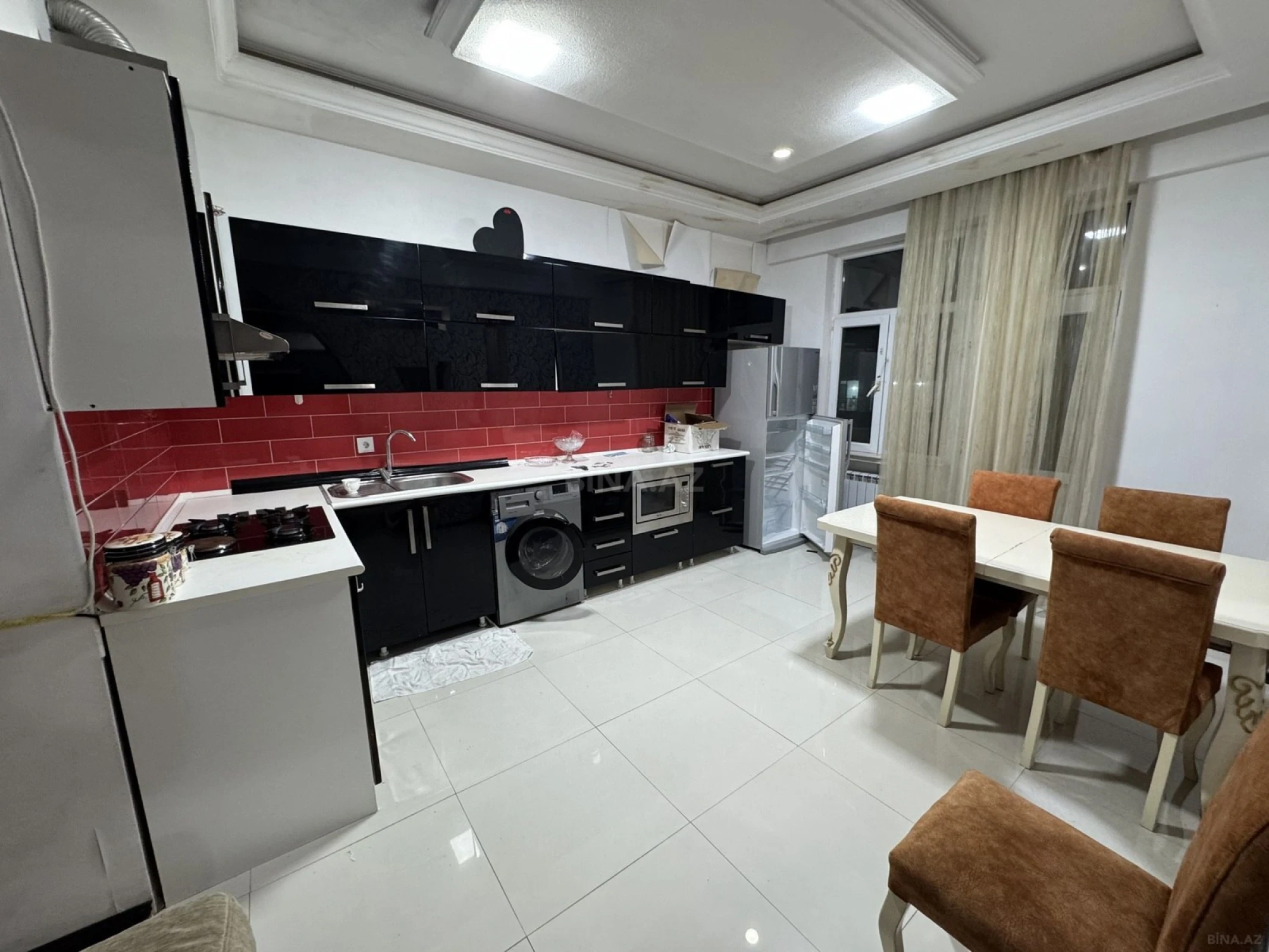 Kirayə verilir 3 otaqlı mənzil 115 m²