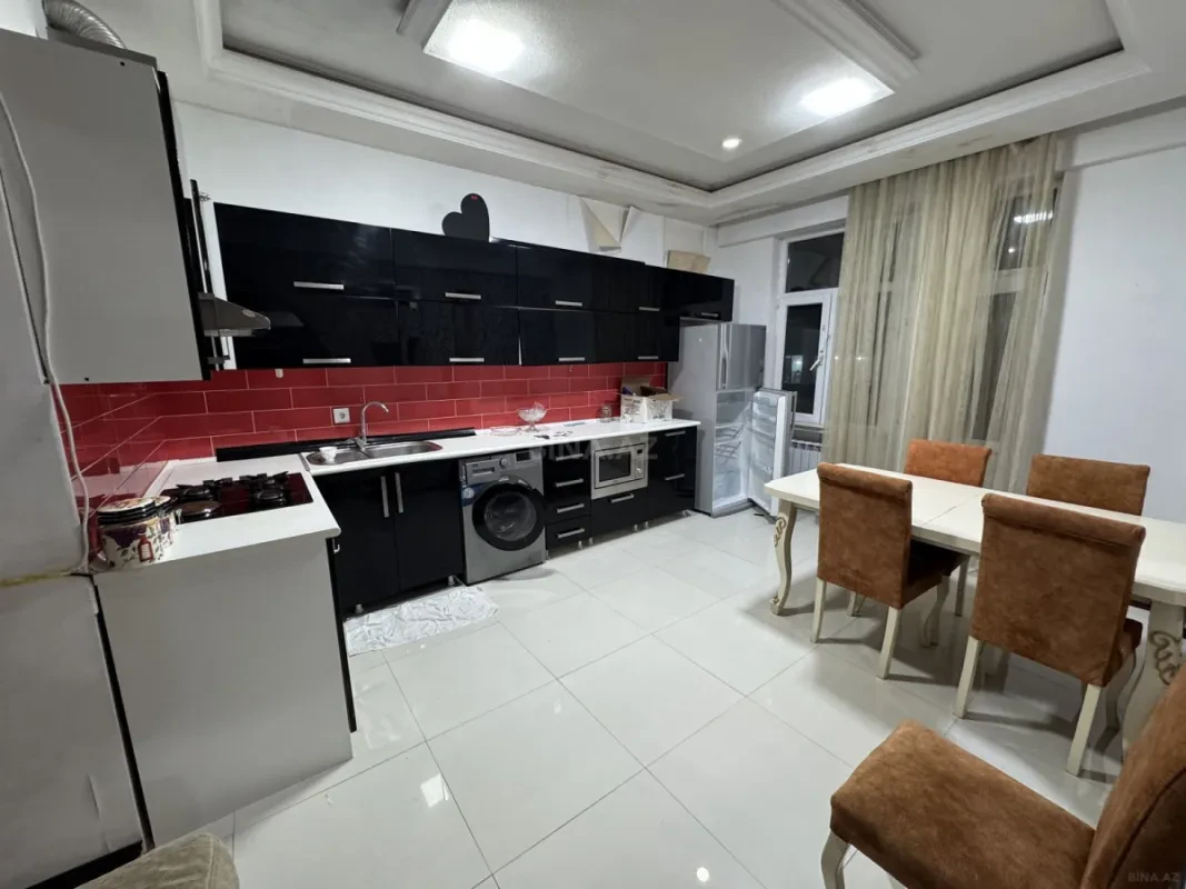 Kirayə verilir 3 otaqlı mənzil 115 m²