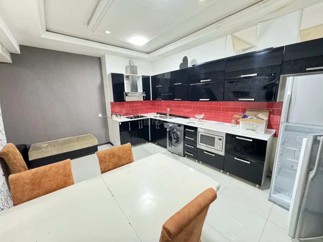 Kirayə verilir 3 otaqlı mənzil 115 m²
