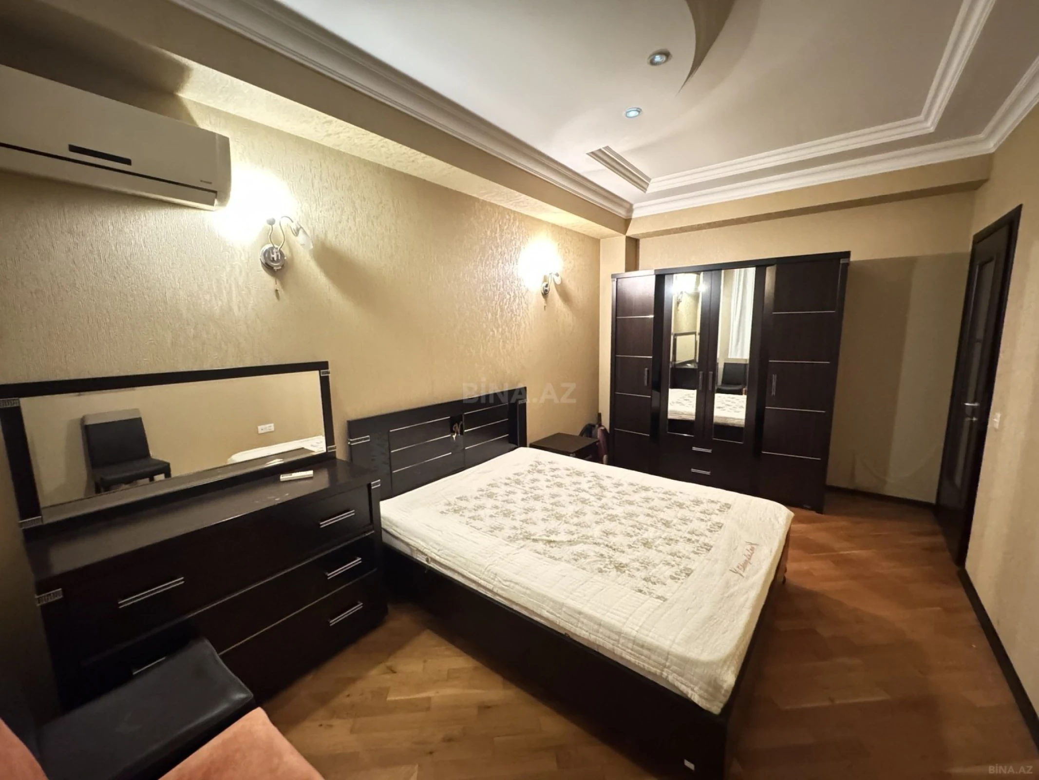 Kirayə verilir 3 otaqlı mənzil 115 m²