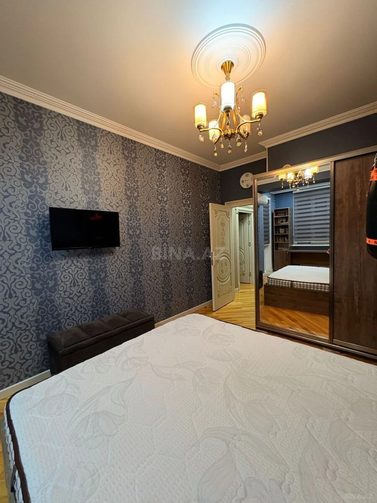 Satılır 6 otaqlı mənzil 222 m²