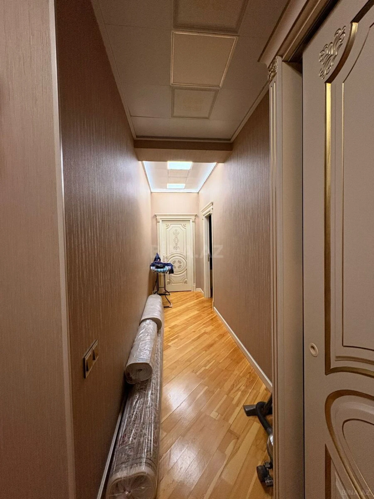 Satılır 6 otaqlı mənzil 222 m²