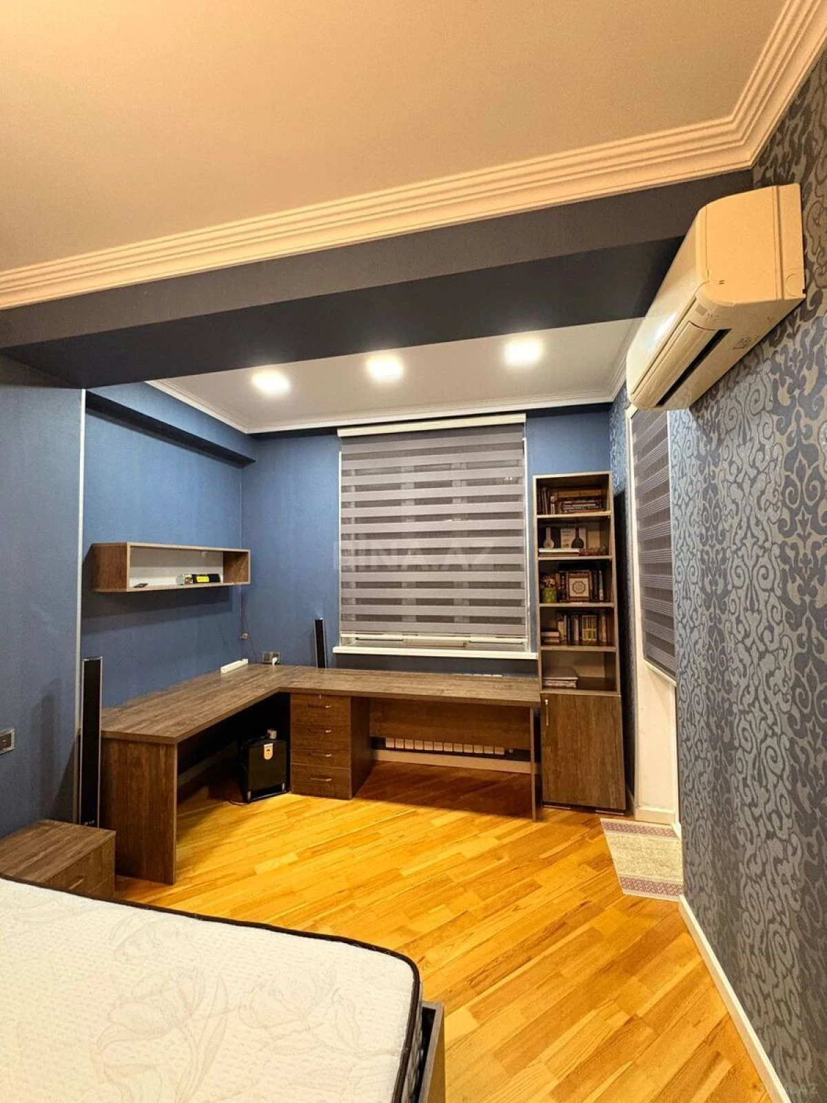 Satılır 6 otaqlı mənzil 222 m²