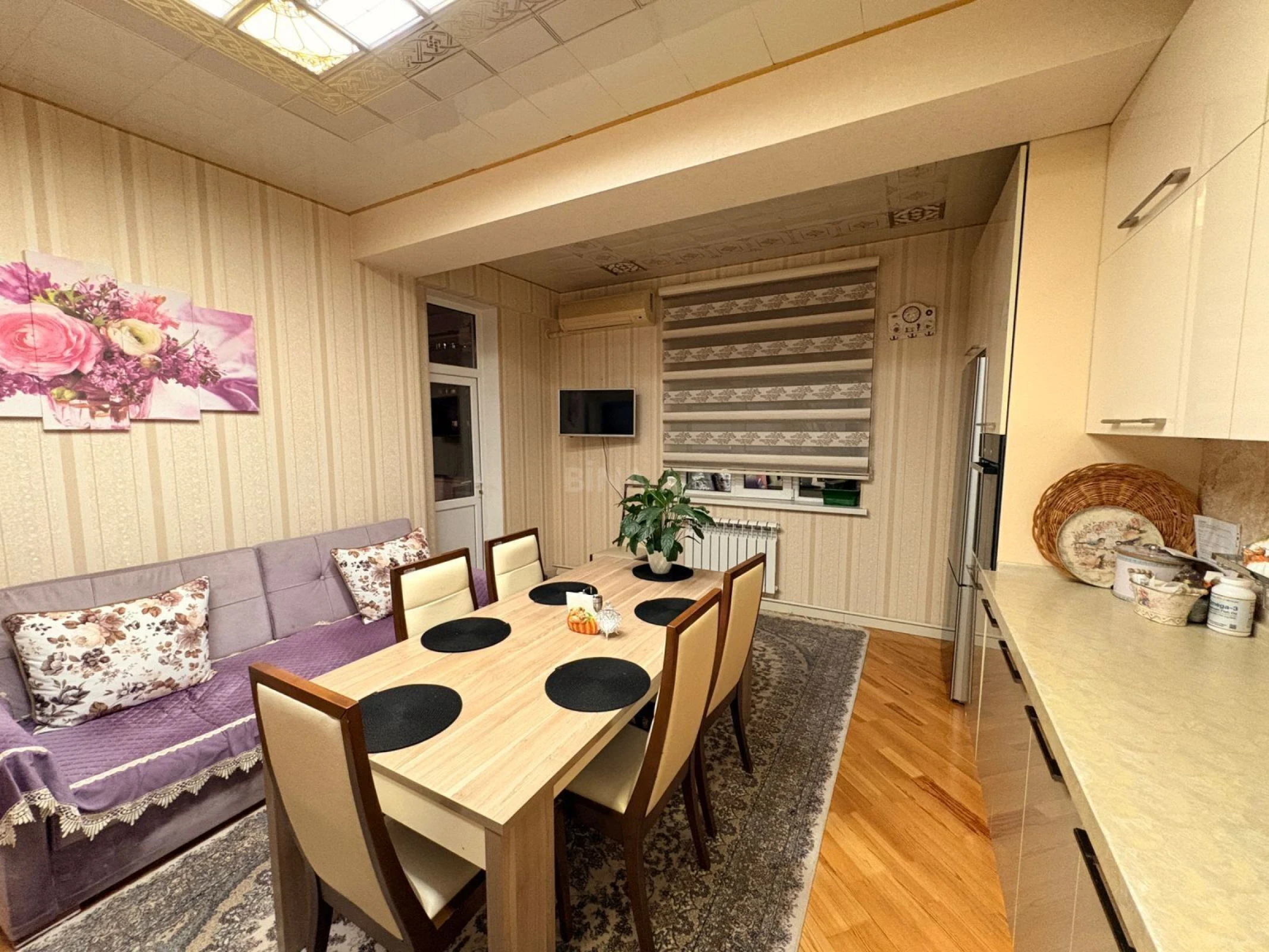 Satılır 6 otaqlı mənzil 222 m²