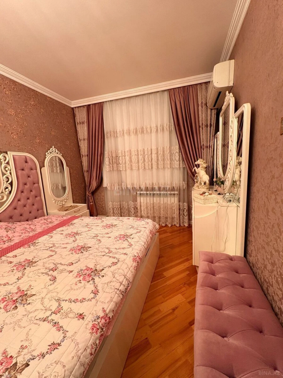 Satılır 6 otaqlı mənzil 222 m²