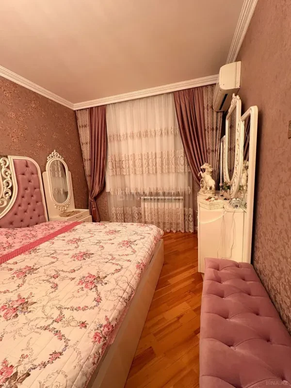 Satılır 6 otaqlı mənzil 222 m²