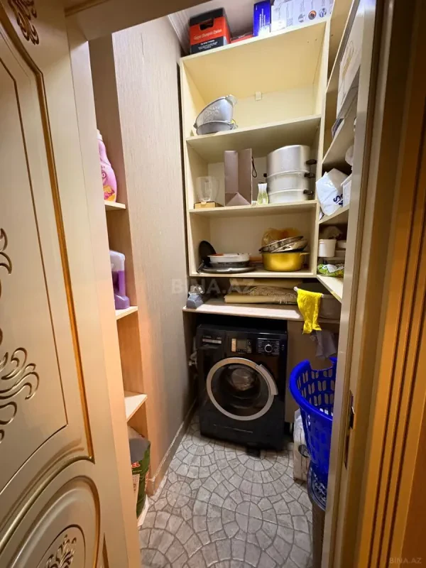 Satılır 6 otaqlı mənzil 222 m²