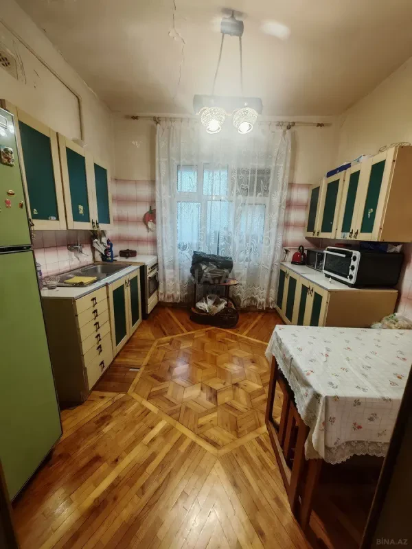 Satılır 4 otaqlı mənzil 95 m²