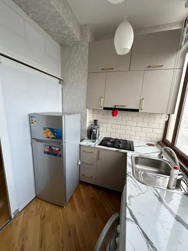Kirayə verilir 2 otaqlı mənzil 55 m²