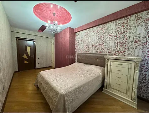 Satılır 4 otaqlı mənzil 240 m²