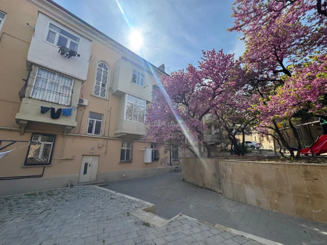 Satılır 3 otaqlı mənzil 68 m²