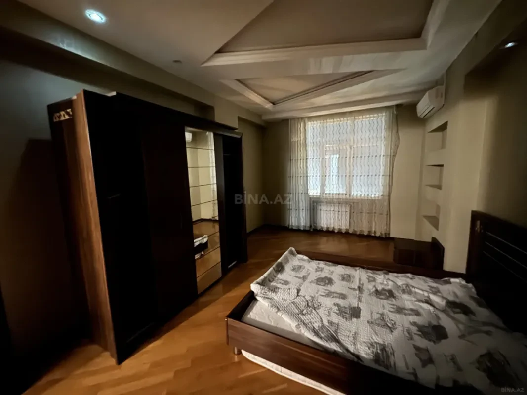 Satılır 3 otaqlı mənzil 115 m²