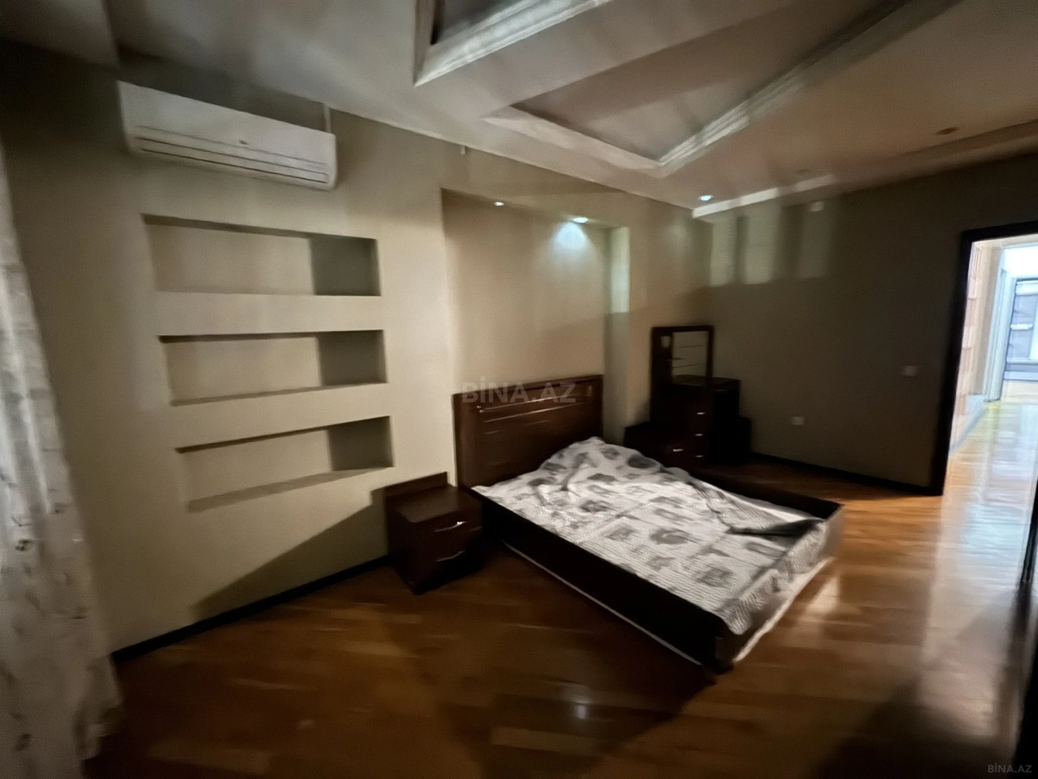 Satılır 3 otaqlı mənzil 115 m²