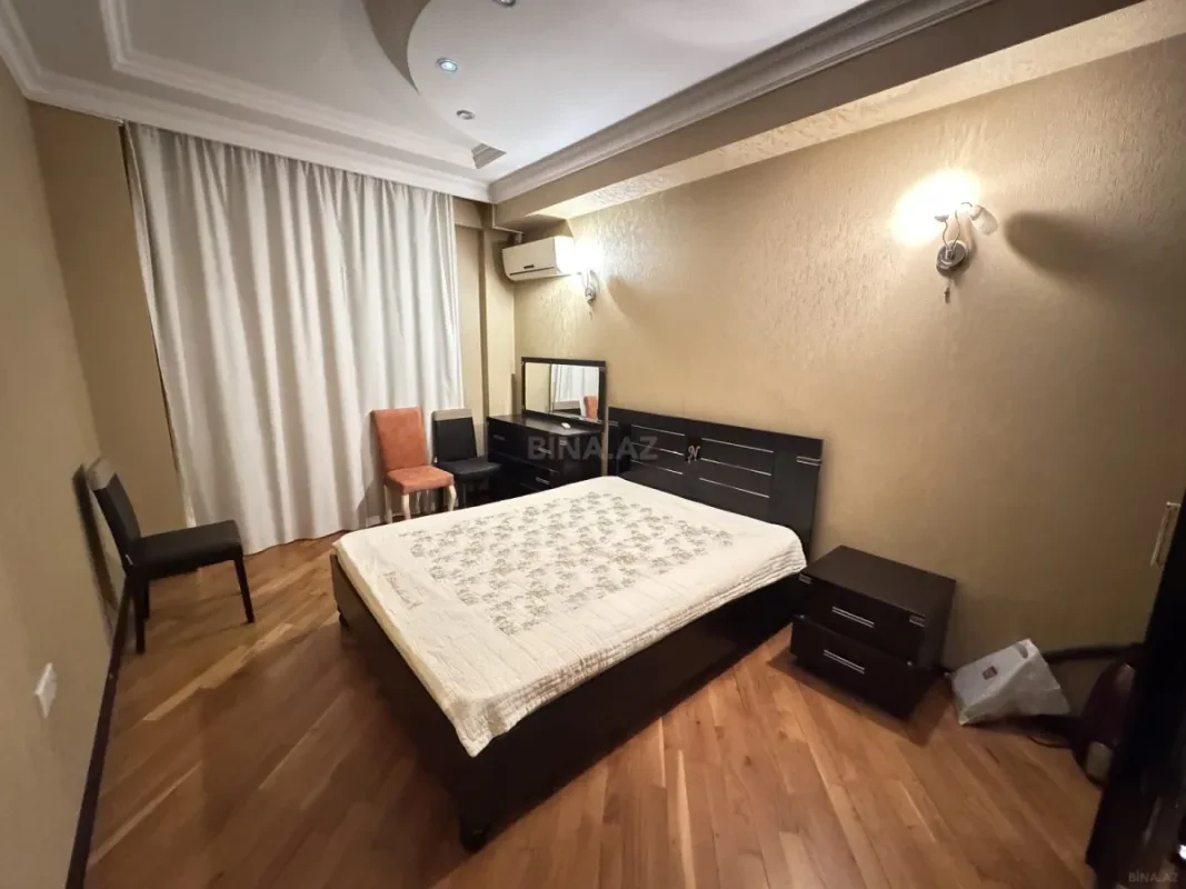 Satılır 3 otaqlı mənzil 115 m²