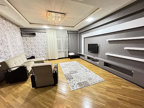 Satılır 3 otaqlı mənzil 115 m²