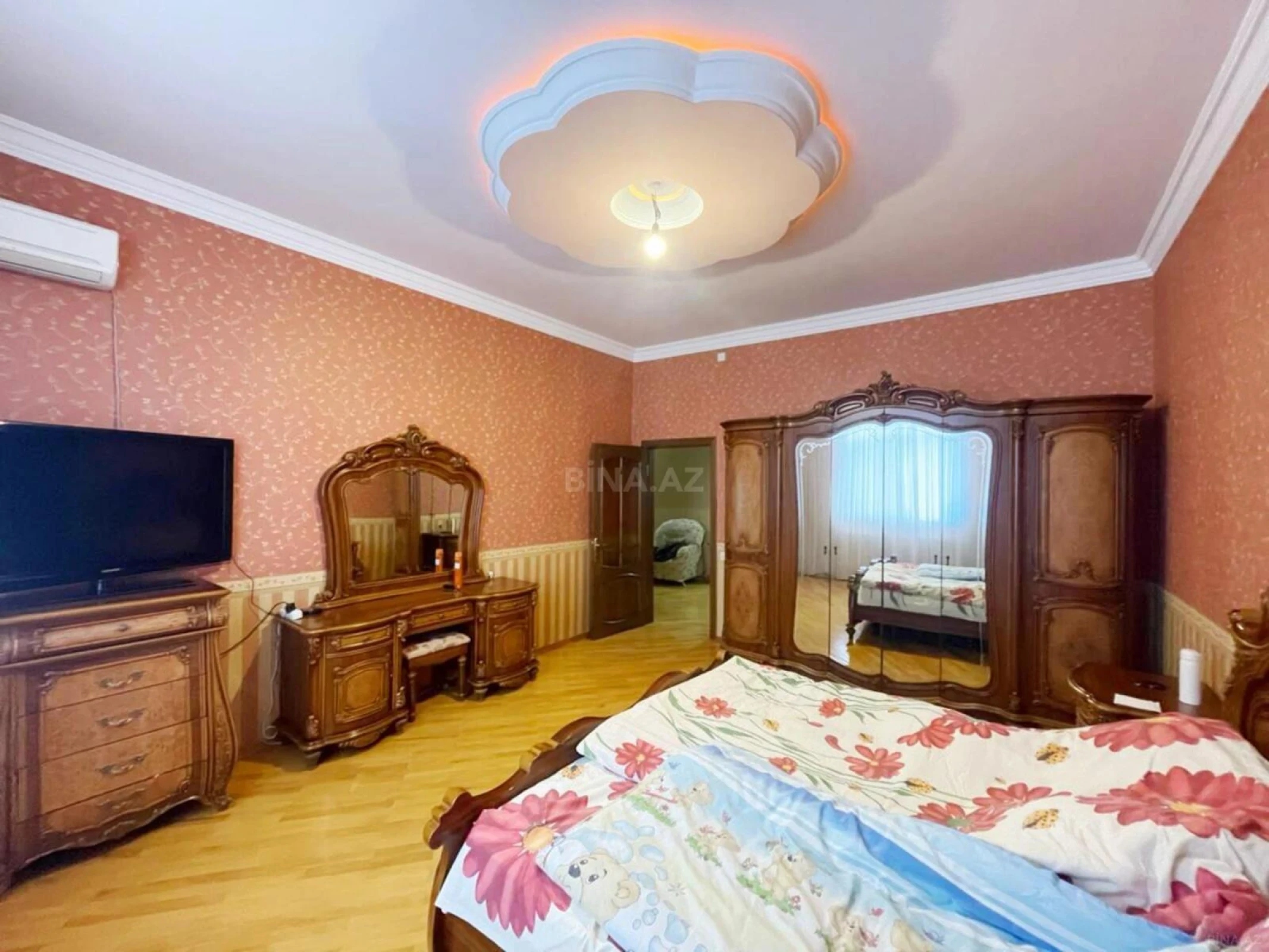 Satılır 3 otaqlı mənzil 120 m²