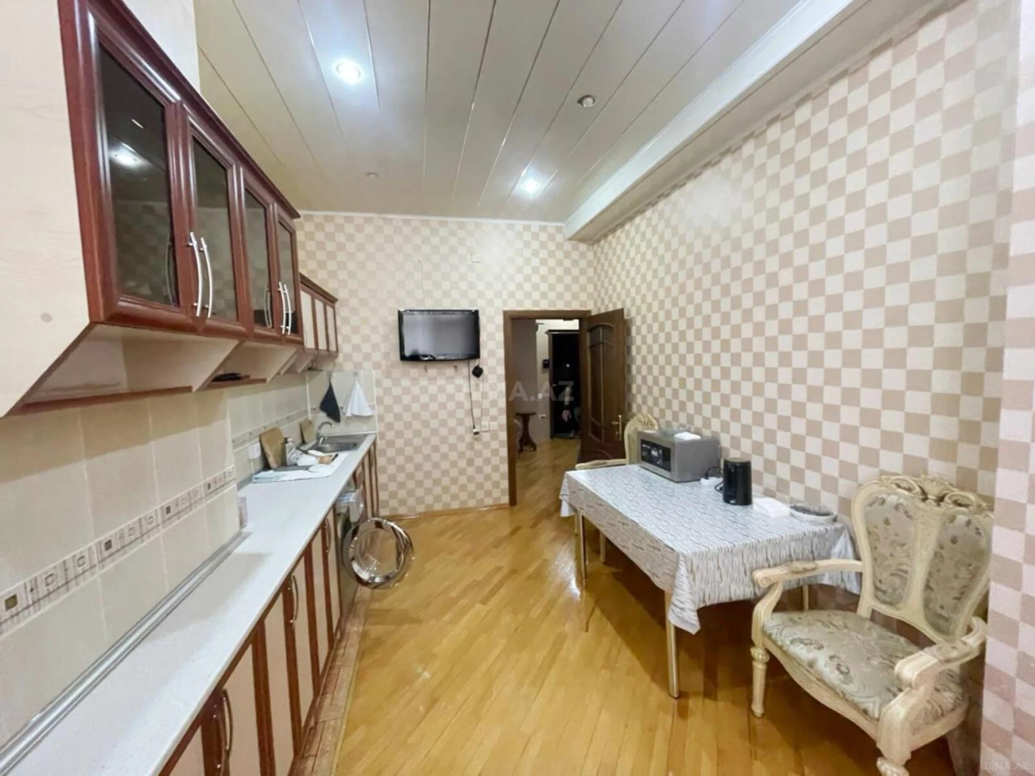 Satılır 3 otaqlı mənzil 120 m²