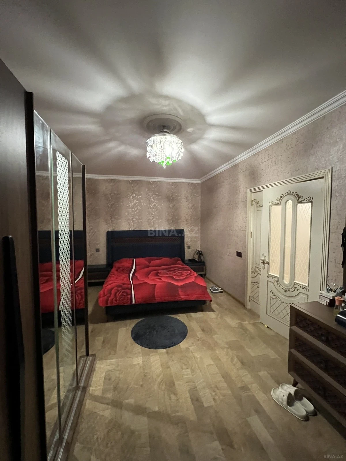 Satılır 4 otaqlı mənzil 100 m²