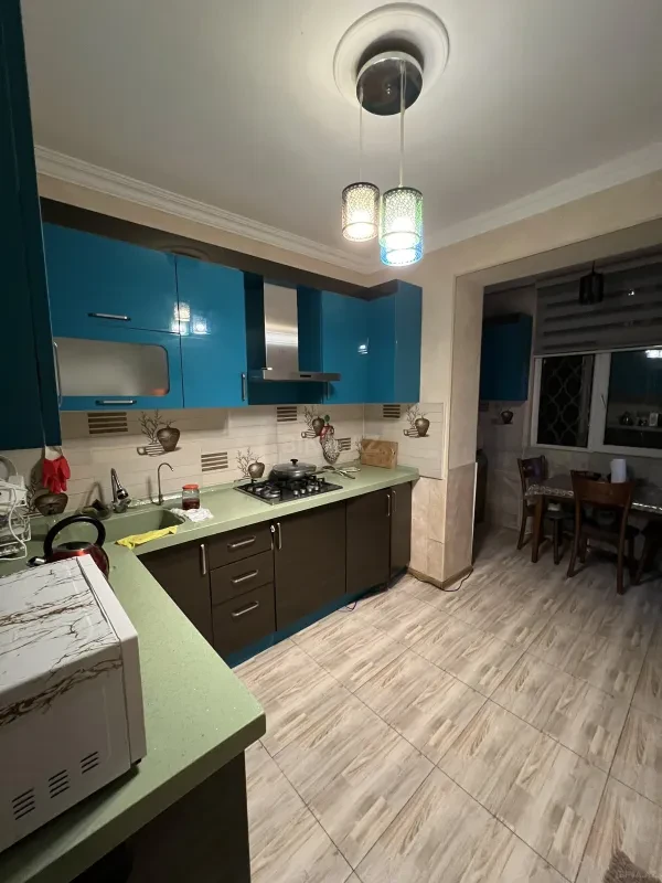 Satılır 4 otaqlı mənzil 100 m²