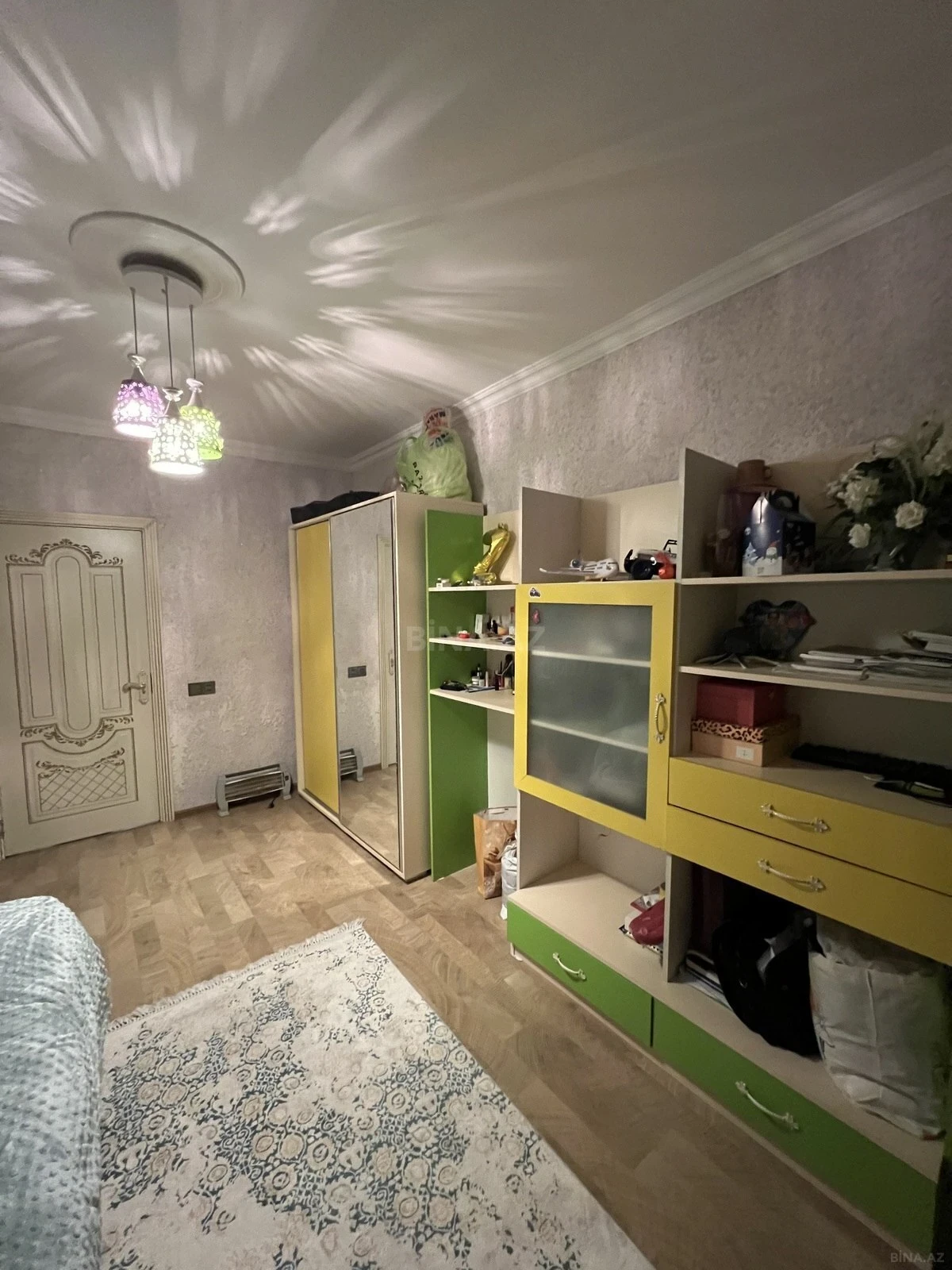 Satılır 4 otaqlı mənzil 100 m²