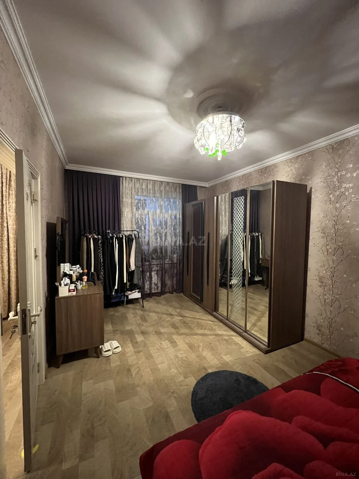 Satılır 4 otaqlı mənzil 100 m²