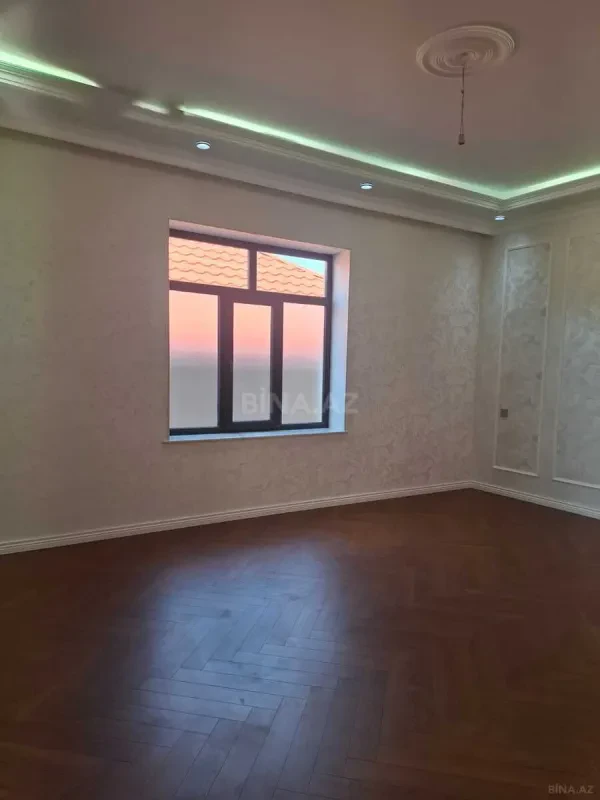 Satılır 5 otaqlı həyət evi 335 m²