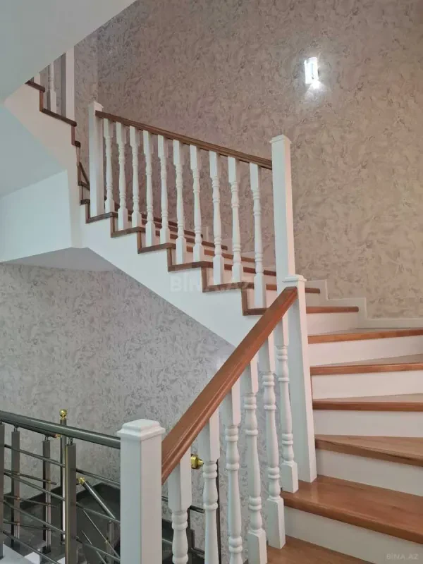Satılır 5 otaqlı həyət evi 335 m²