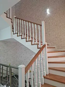 Satılır 5 otaqlı həyət evi 335 m²