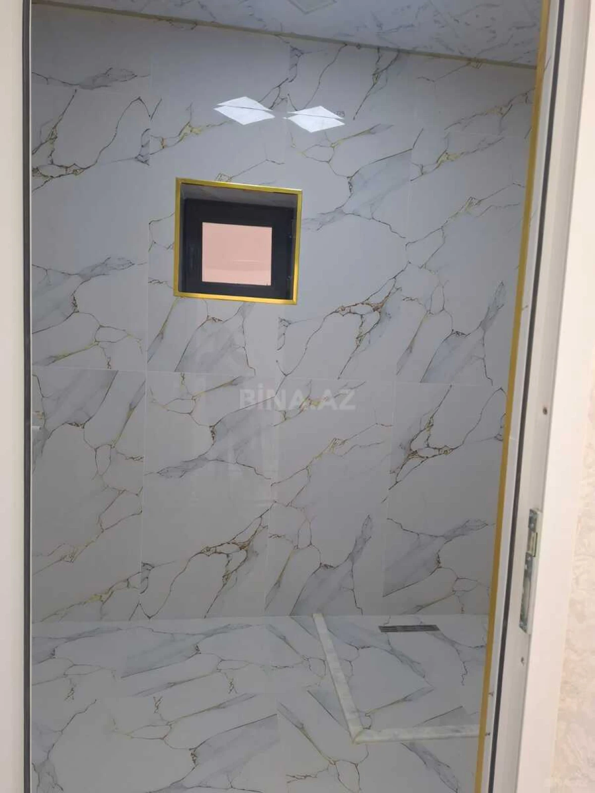 Satılır 5 otaqlı həyət evi 335 m²