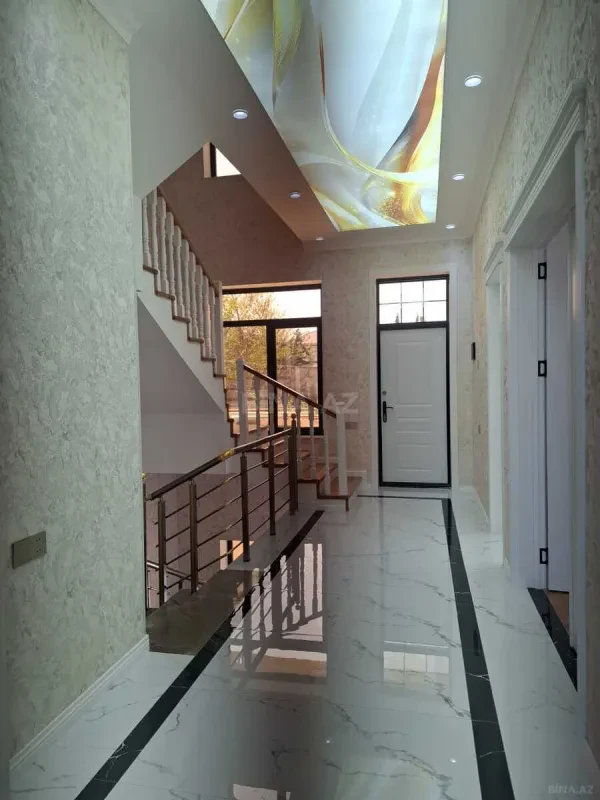Satılır 5 otaqlı həyət evi 335 m²