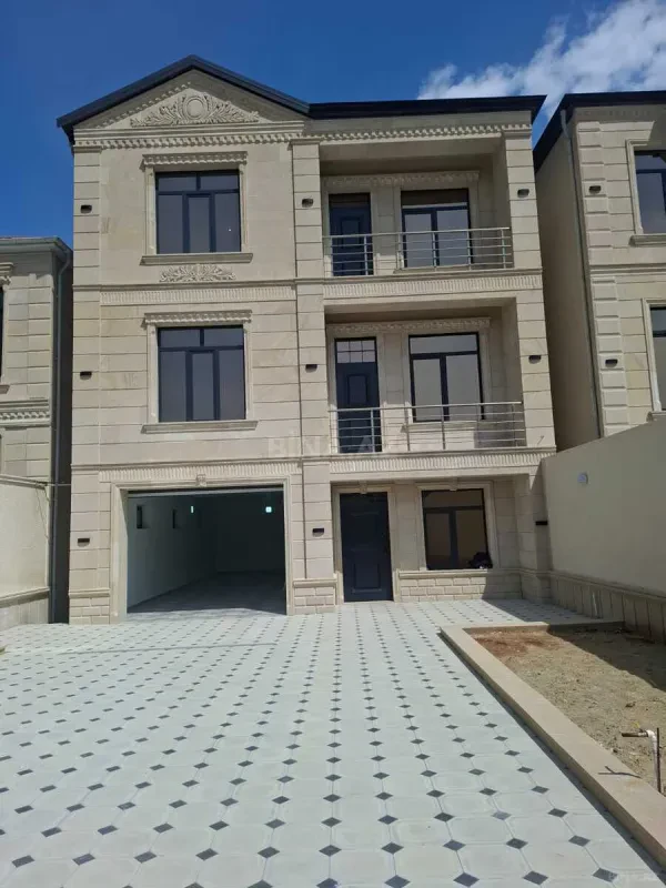 Satılır 5 otaqlı həyət evi 335 m²