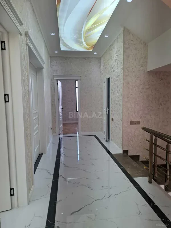 Satılır 5 otaqlı həyət evi 335 m²