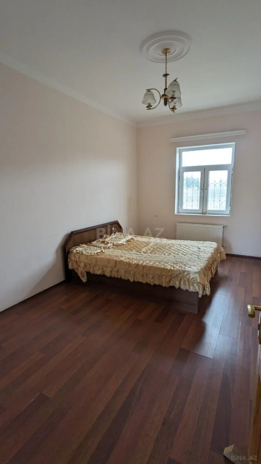Satılır 8 otaqlı həyət evi 156 m²
